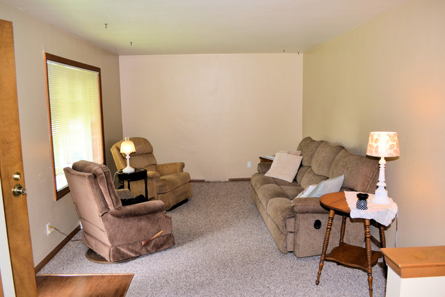 17622 Walter St, Lansing, IL 60438 photo 3