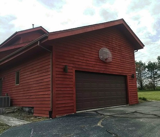 7685 Windspoint Rd, Roscoe, IL 61073 photo 4