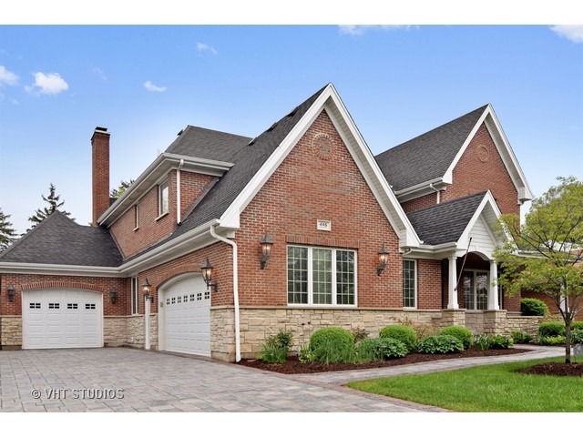 446 N Maple Ave, Elmhurst, IL 60126 photo 2