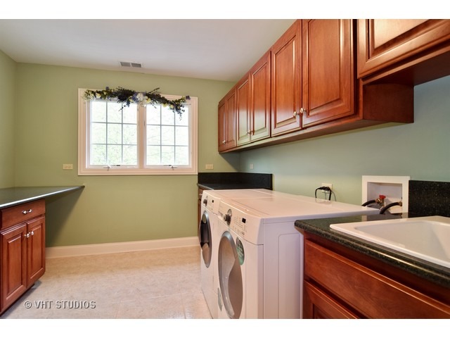 446 N Maple Ave, Elmhurst, IL 60126 photo 19