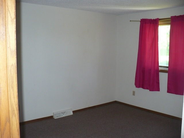 351 E Kirke Gate, Lee, IL 60530 photo 16