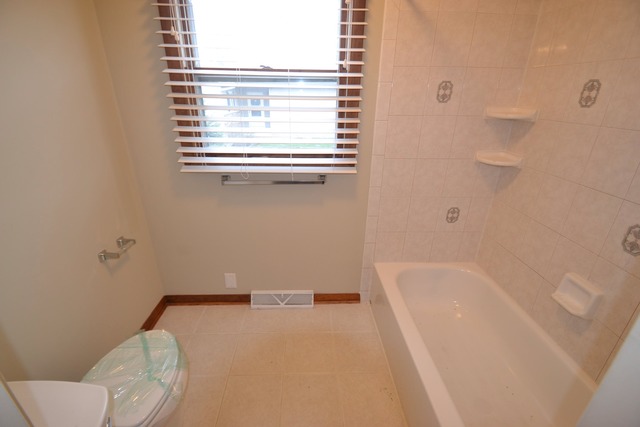 1185 Bode Rd, Elgin, IL 60120 photo 16