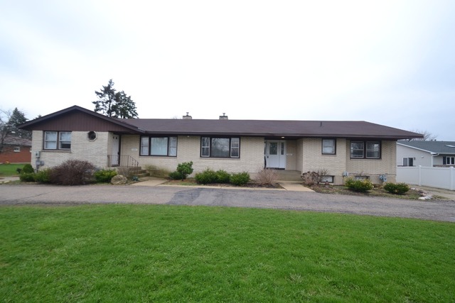 1185 Bode Rd, Elgin, IL 60120 photo 2