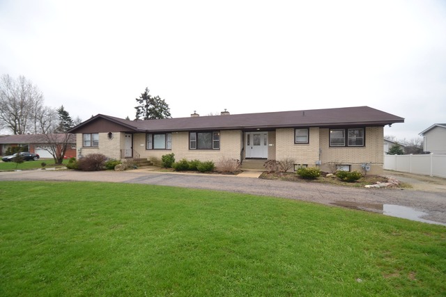 1185 Bode Rd, Elgin, IL 60120 photo 1