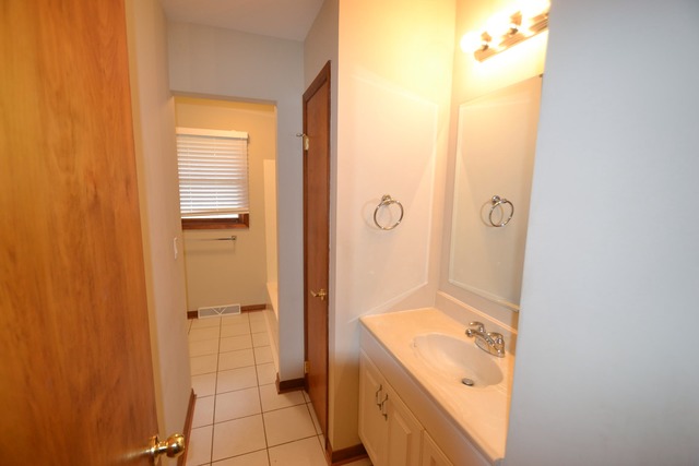 1185 Bode Rd, Elgin, IL 60120 photo 14