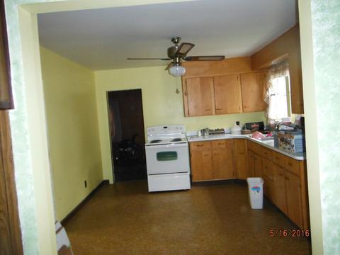 315 E 3rd St, Spring Valley, IL 61362 photo 5