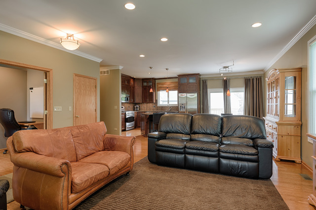 981 Amaranth Dr, Aurora, IL 60504 photo 3