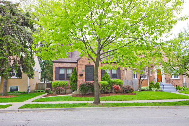 3712 Maple Ave, Brookfield, IL 60513 photo 1