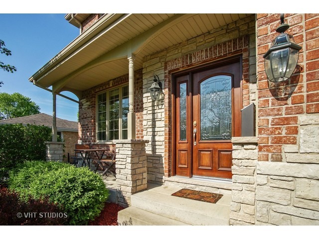 524 Spring St, Roselle, IL 60172 photo 2