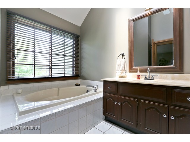 103 Danada Dr, Wheaton, IL 60189 photo 14