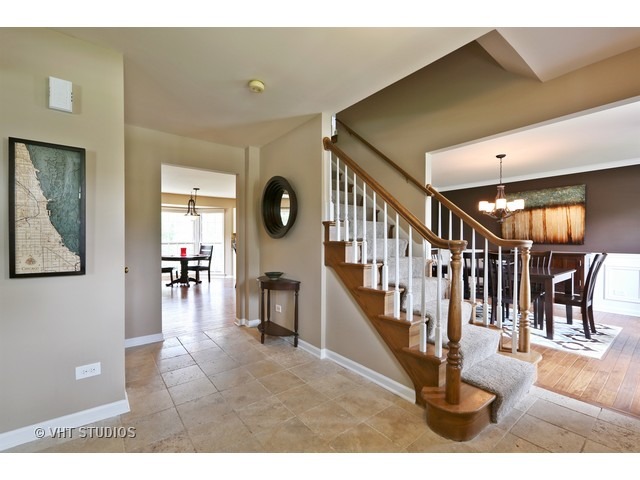 103 Danada Dr, Wheaton, IL 60189 photo 2