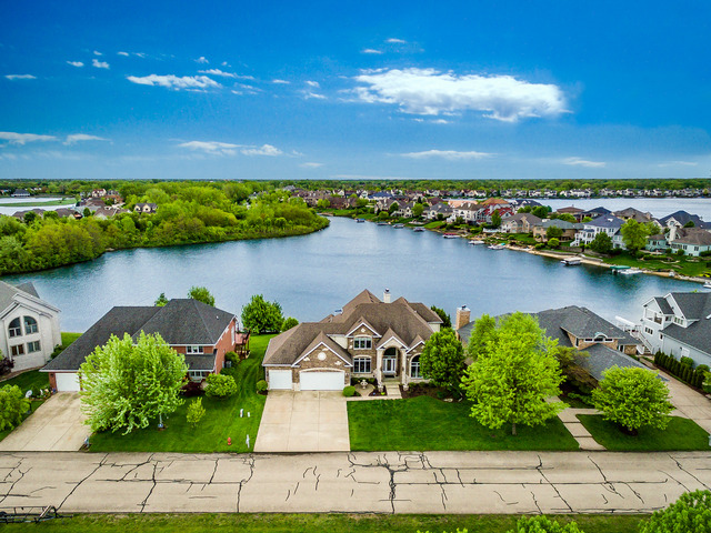 22659 Marina Dr, Plainfield, IL 60585 photo 2