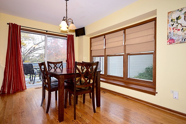 2736 Rolling Meadows Dr, Naperville, IL 60564 photo 8