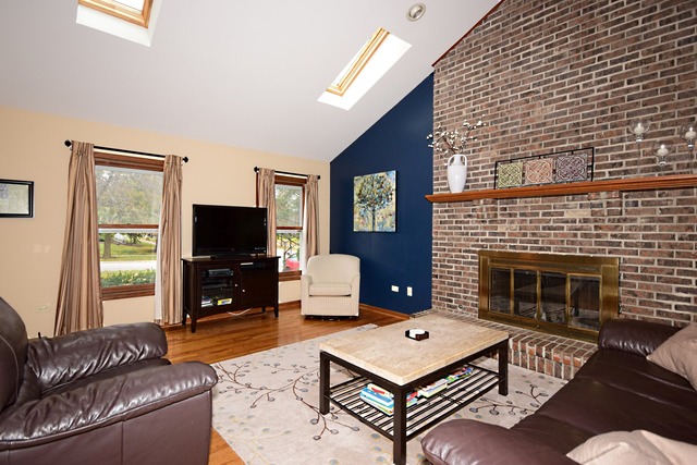 2736 Rolling Meadows Dr, Naperville, IL 60564 photo 4