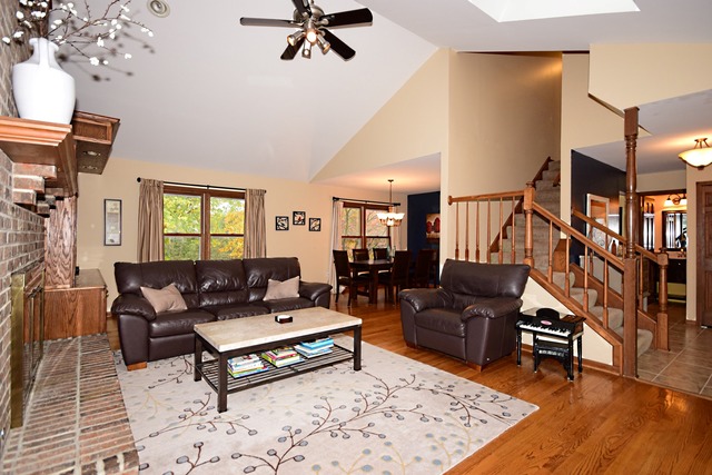 2736 Rolling Meadows Dr, Naperville, IL 60564 photo 3