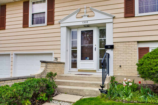 1355 Meyer Rd, Hoffman Estates, IL 60169 photo 2