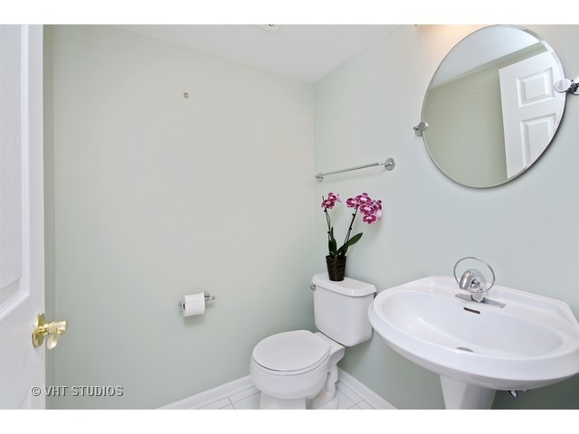 1677 Charles Dr, Wheeling, IL 60090 photo 8