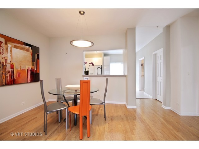 1677 Charles Dr, Wheeling, IL 60090 photo 4