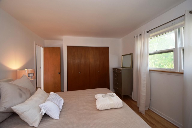 8908 Robin Dr, Des Plaines, IL 60016 photo 7