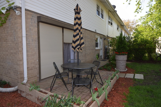 8908 Robin Dr, Des Plaines, IL 60016 photo 22
