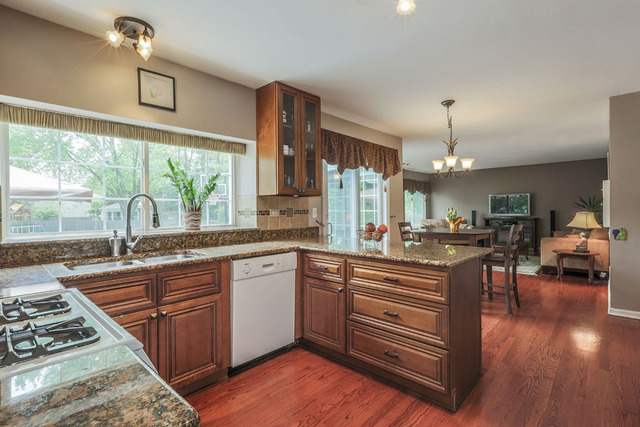 1816 Rampart Ct, Naperville, IL 60565 photo 6
