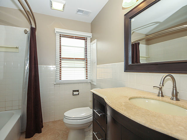 5650 N Mango Ave, Chicago, IL 60646 photo 14