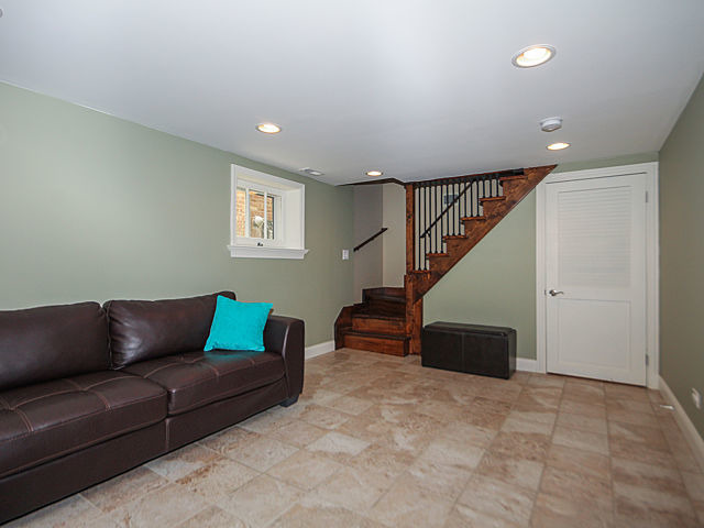 5650 N Mango Ave, Chicago, IL 60646 photo 23