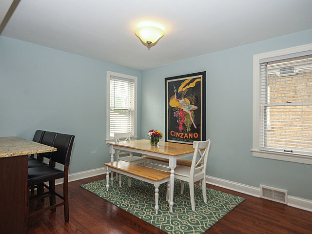 5650 N Mango Ave, Chicago, IL 60646 photo 7
