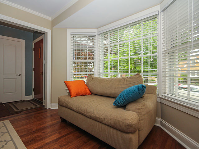 5650 N Mango Ave, Chicago, IL 60646 photo 5