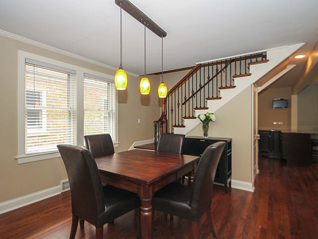 5650 N Mango Ave, Chicago, IL 60646 photo 8
