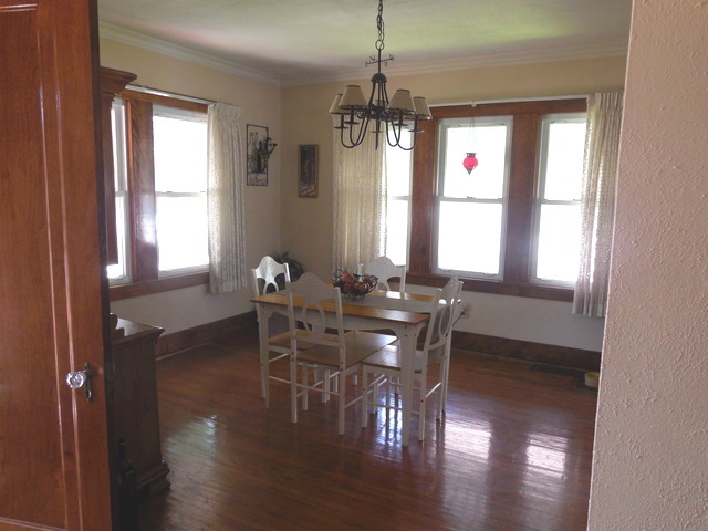 2825 6th St, Peru, IL 61354 photo 5