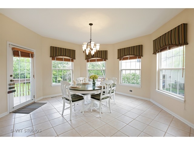 1190 White Chapel Ln, Algonquin, IL 60102 photo 7