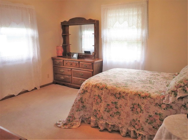 13 E Oak St, Amboy, IL 61310 photo 8