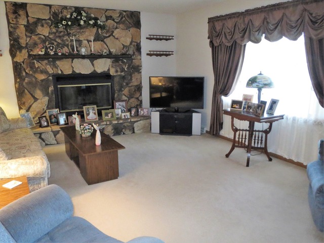 13 E Oak St, Amboy, IL 61310 photo 3
