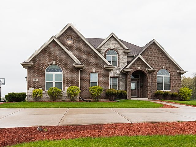 21174 Jim Johnson Ct, Steger, IL 60475 photo 2