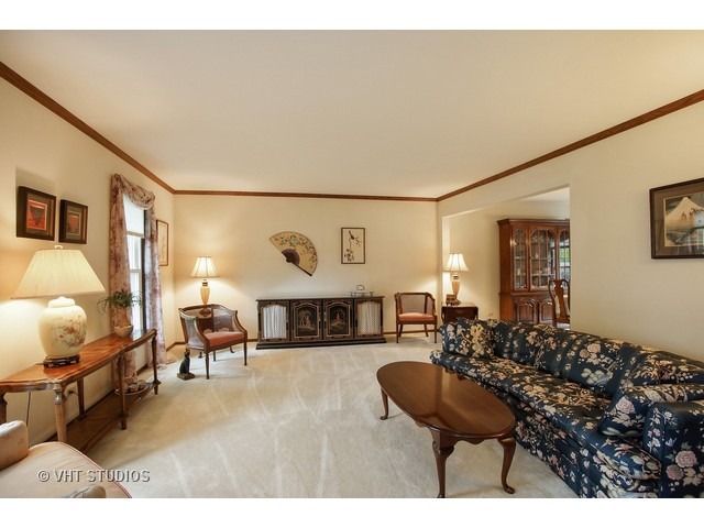 2605 Pebblebrook Ln, Rolling Meadows, IL 60008 photo 3