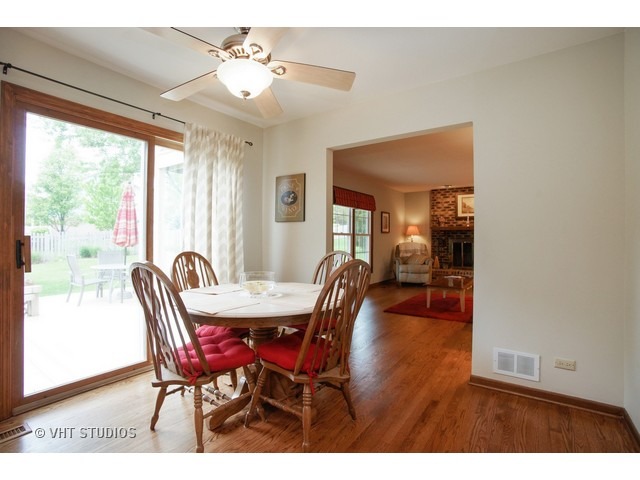 2605 Pebblebrook Ln, Rolling Meadows, IL 60008 photo 8