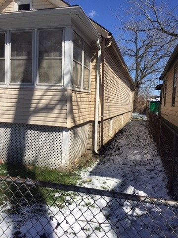 220 E 136th St, Chicago, IL 60827 photo 3