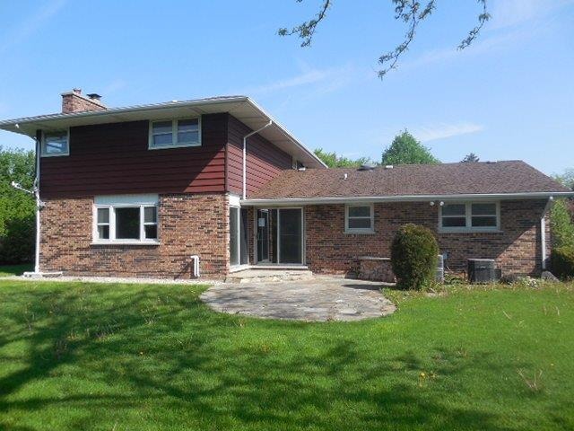 1727 E Aztec Ln, Mount Prospect, IL 60056 photo 2