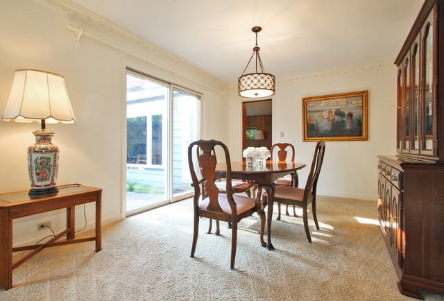 2 Clyde St, Golf, IL 60029 photo 3