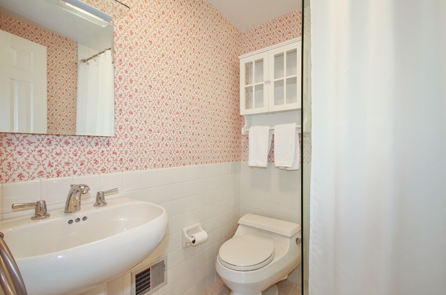 2 Clyde St, Golf, IL 60029 photo 12