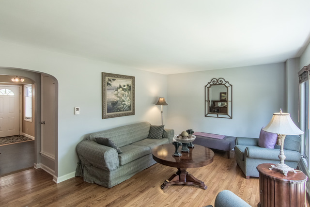 3104 Patton Dr, Des Plaines, IL 60018 photo 4