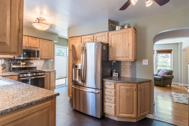 3104 Patton Dr, Des Plaines, IL 60018 photo 5