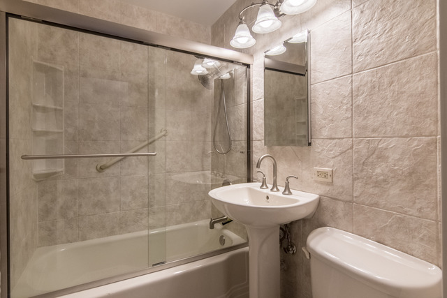 3104 Patton Dr, Des Plaines, IL 60018 photo 13