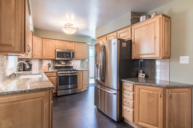 3104 Patton Dr, Des Plaines, IL 60018 photo 7