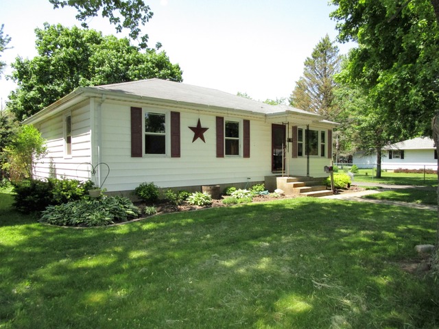 428 Sunset Dr, Marengo, IL 60152 photo 3