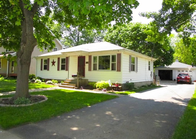428 Sunset Dr, Marengo, IL 60152 photo 1