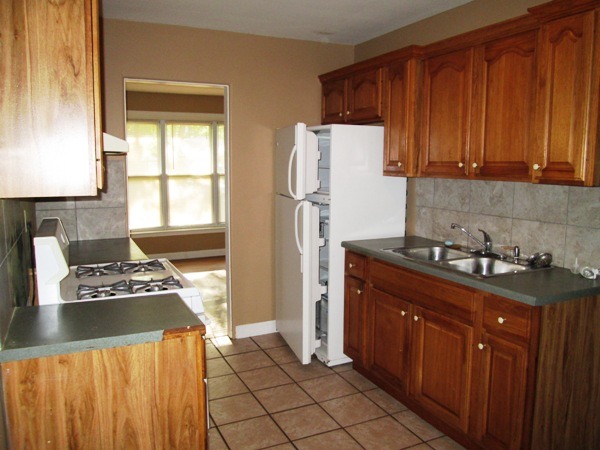 17153 Greenbay Ave, Lansing, IL 60438 photo 3