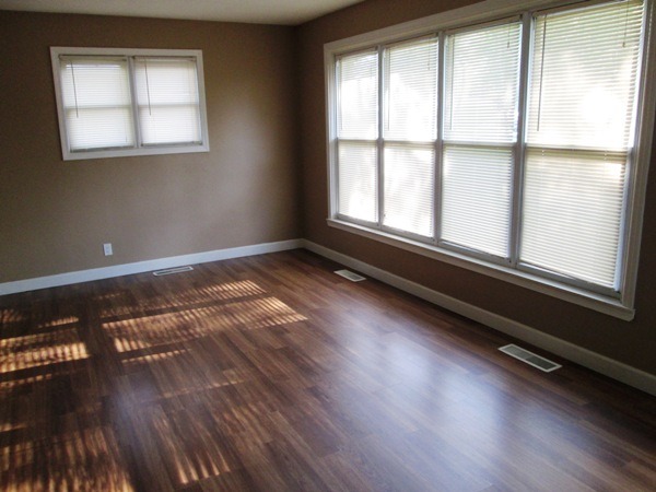 17153 Greenbay Ave, Lansing, IL 60438 photo 2