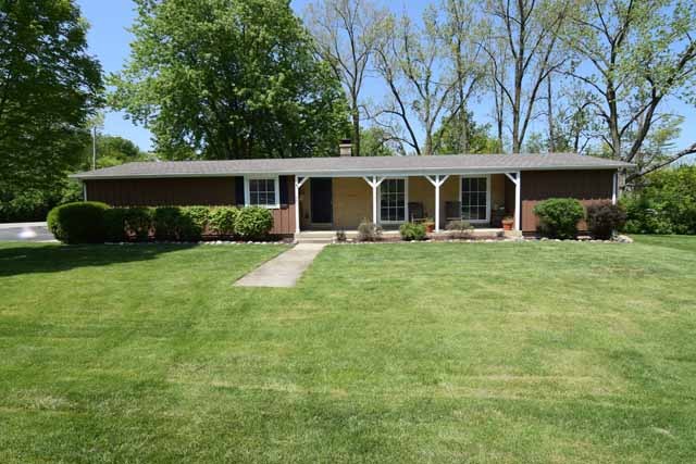 901 Roger St, Algonquin, IL 60102 photo 1